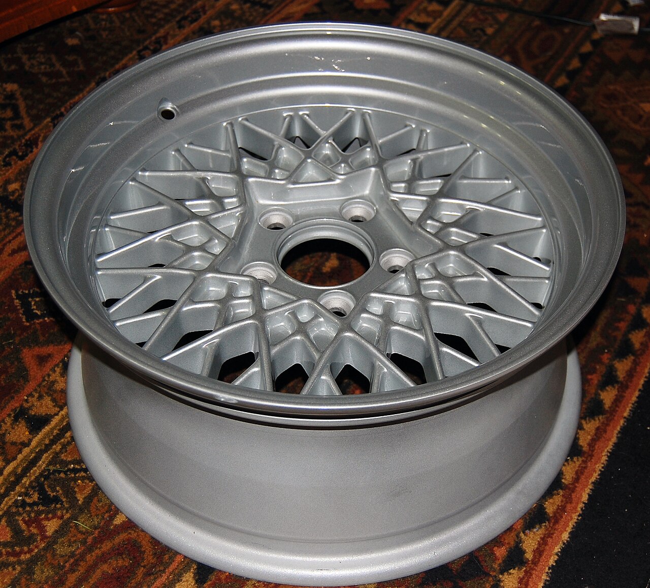 CW-105 Vertex mesh cast alloy wheel concept